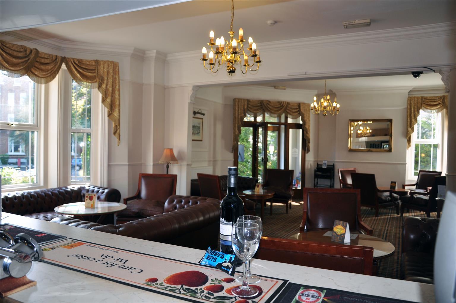 Montague Hotel Борнмут Екстер'єр фото